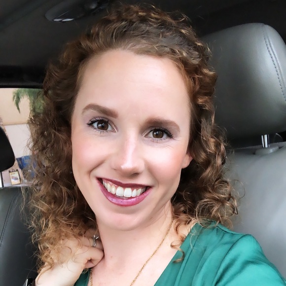 Meet your Posher, Heather - Picture 2 of 5